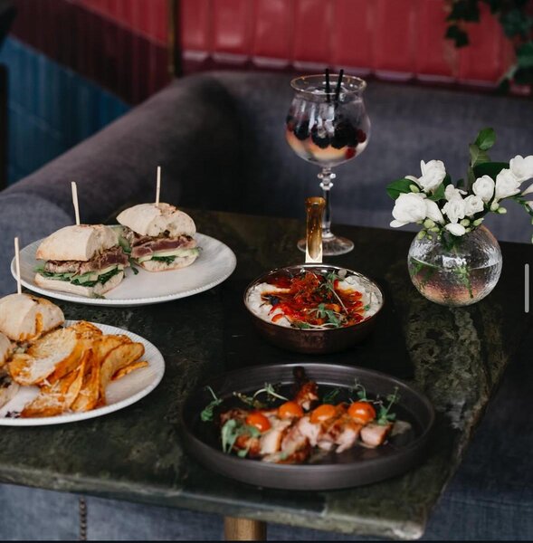 Nuba Cafe Dorobanti angajeaza BUCATAR si AJUTOR BUCATAR.